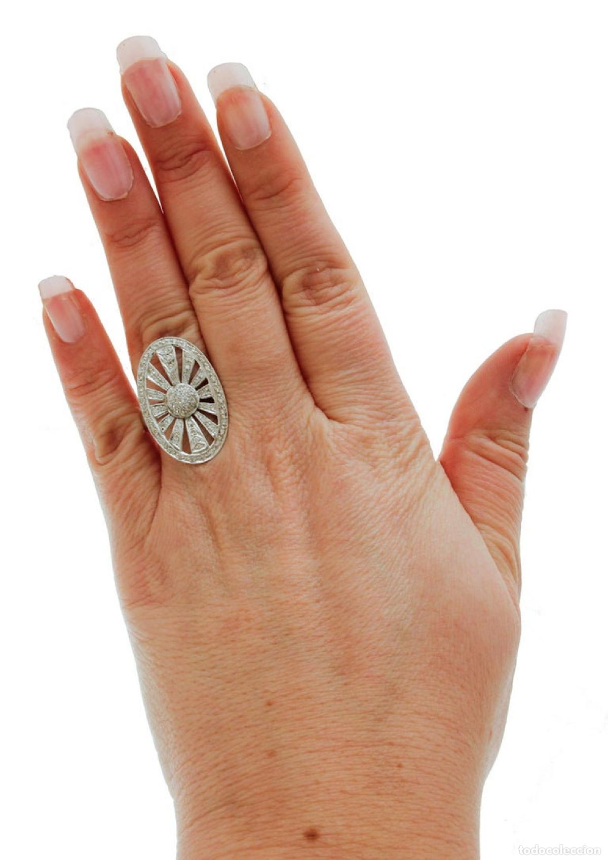 Joyeria: Anillo de moda de oro blanco de 18 quilates con diamantes blancos - Foto 3