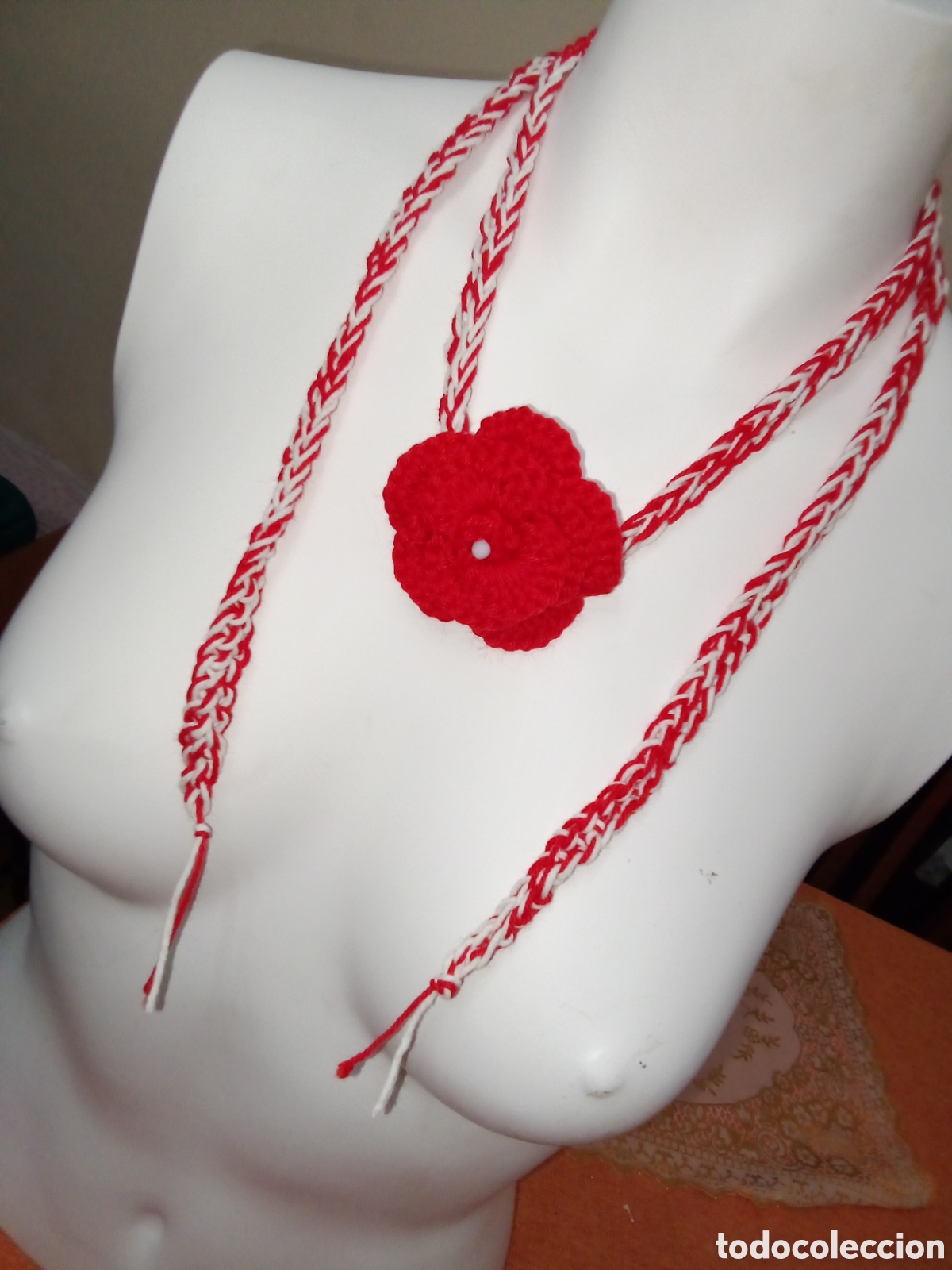 Joyeria: Collar tejido tono rojo y blanco - Foto 3