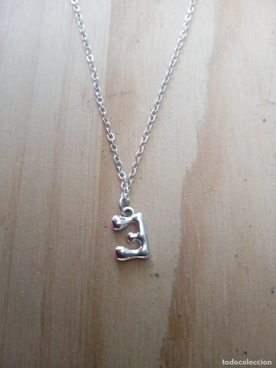 Joyeria: BONITO COLGANTE Y CADENA . ( LETRA. E. ) - Foto 1