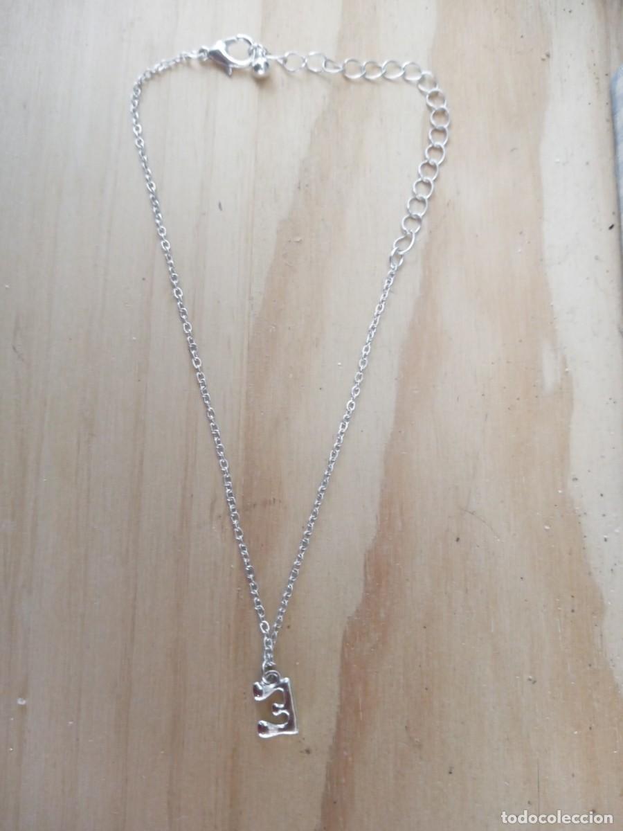 Joyeria: BONITO COLGANTE Y CADENA . ( LETRA. E. ) - Foto 3
