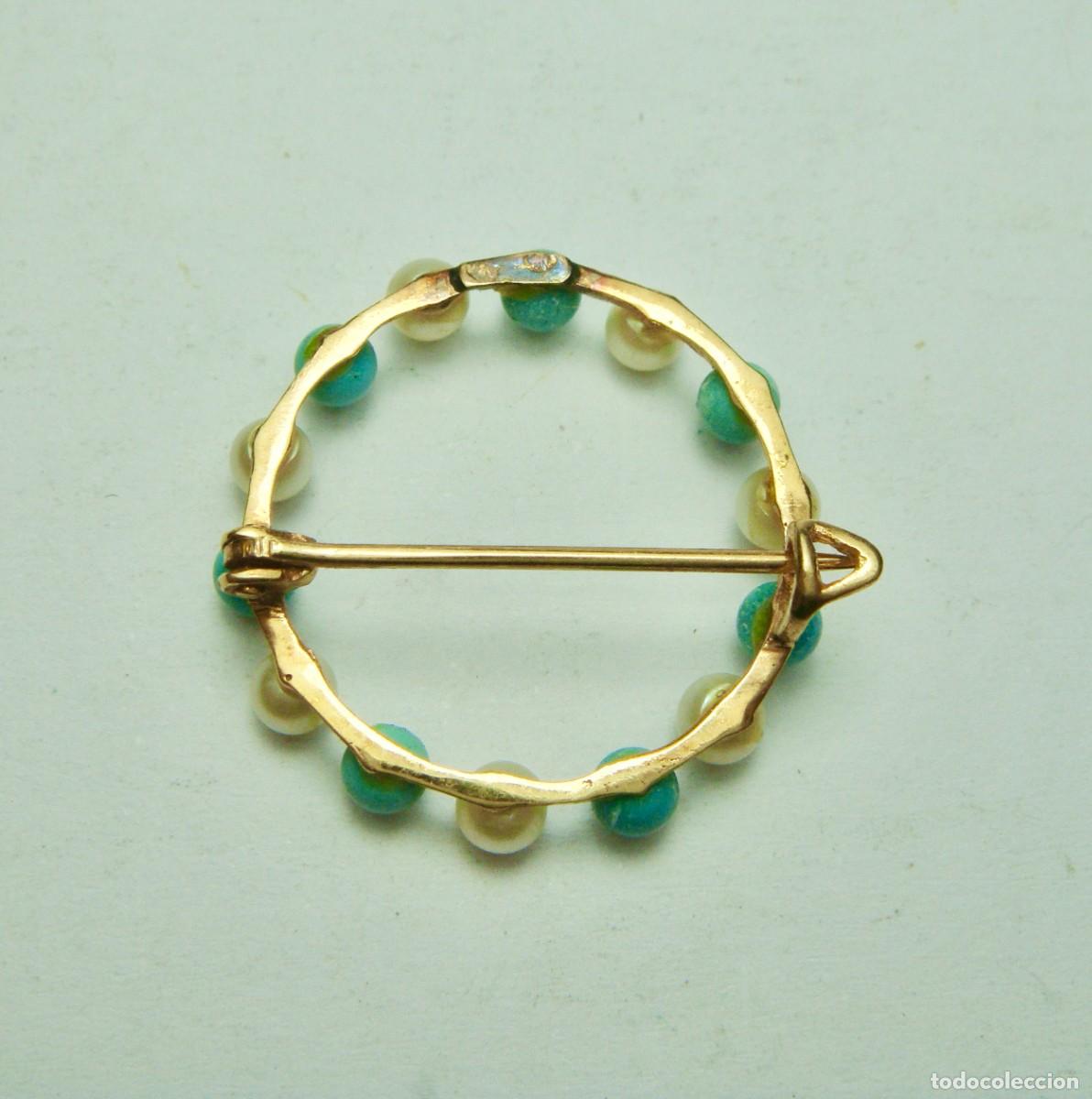 Joyeria: Broche circular con turquesas y perlas &middot; Oro 18K - Foto 2