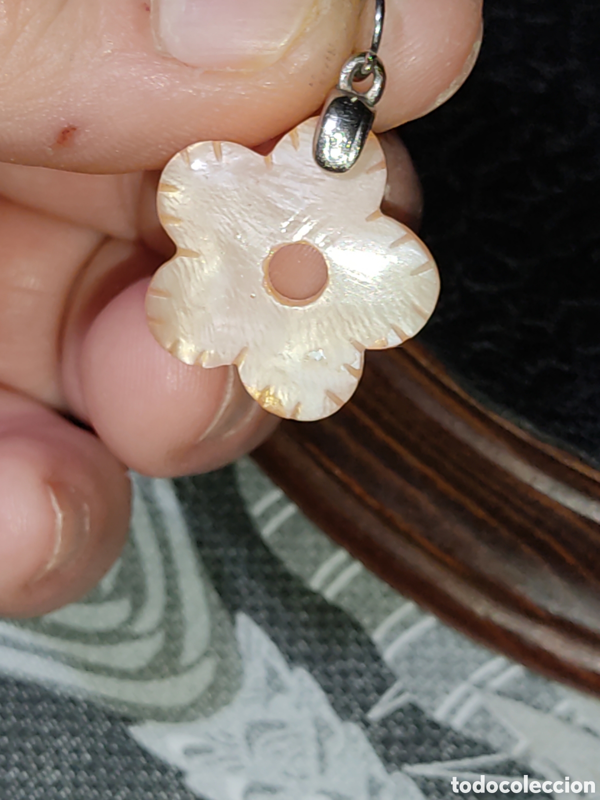 Joyeria: Colgante flor de n&aacute;car.Vintage. - Foto 1