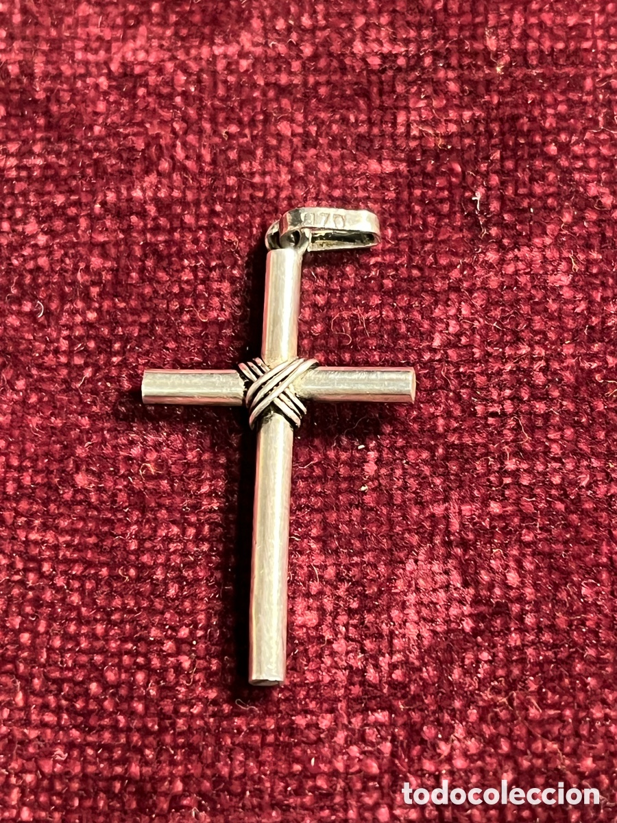 Joyeria: Colgante de cruz plateada - Foto 1