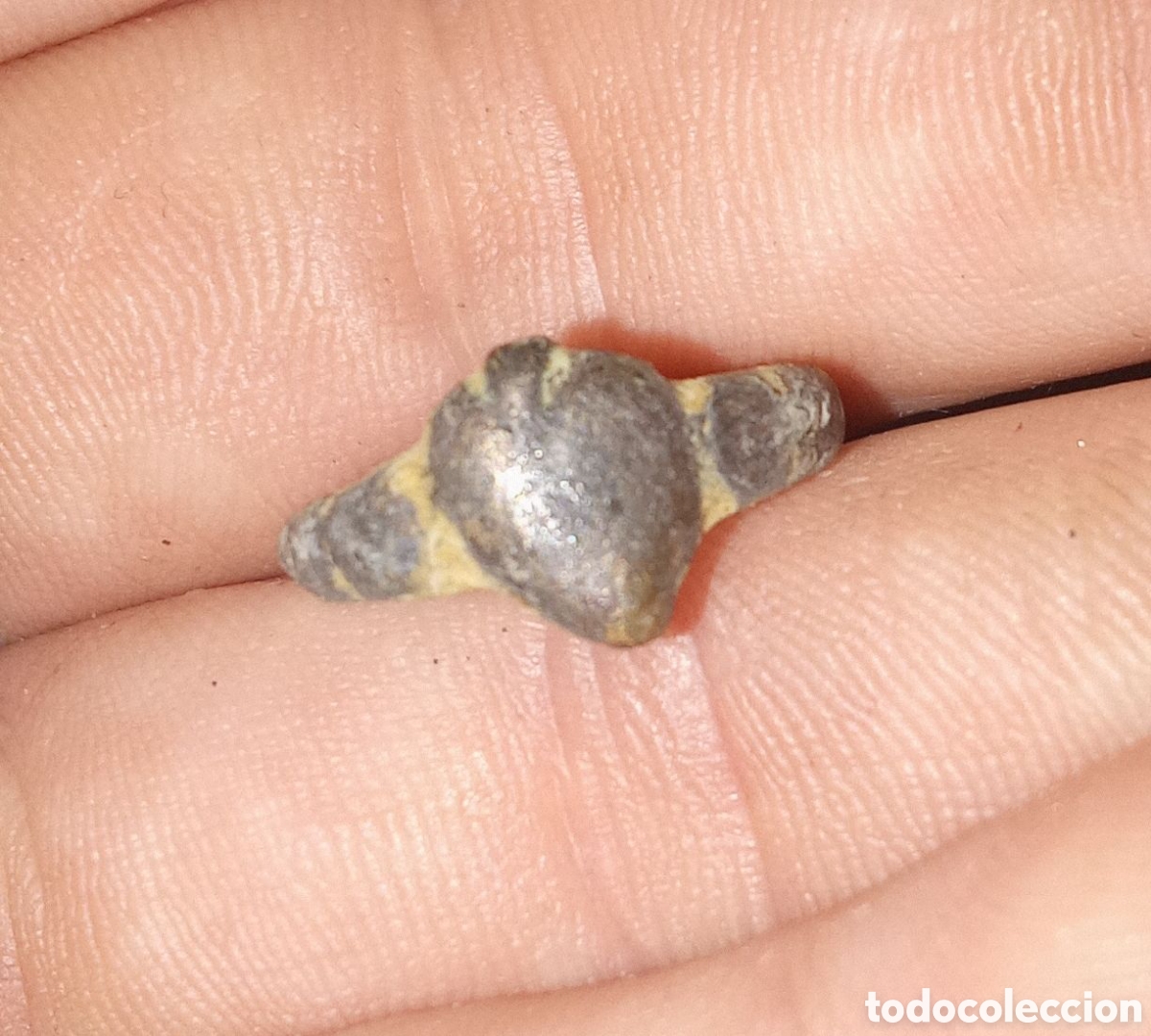 Joyeria: ANILLO MUY ANTIGUO CON UN CORAZ&Oacute;N - Foto 2