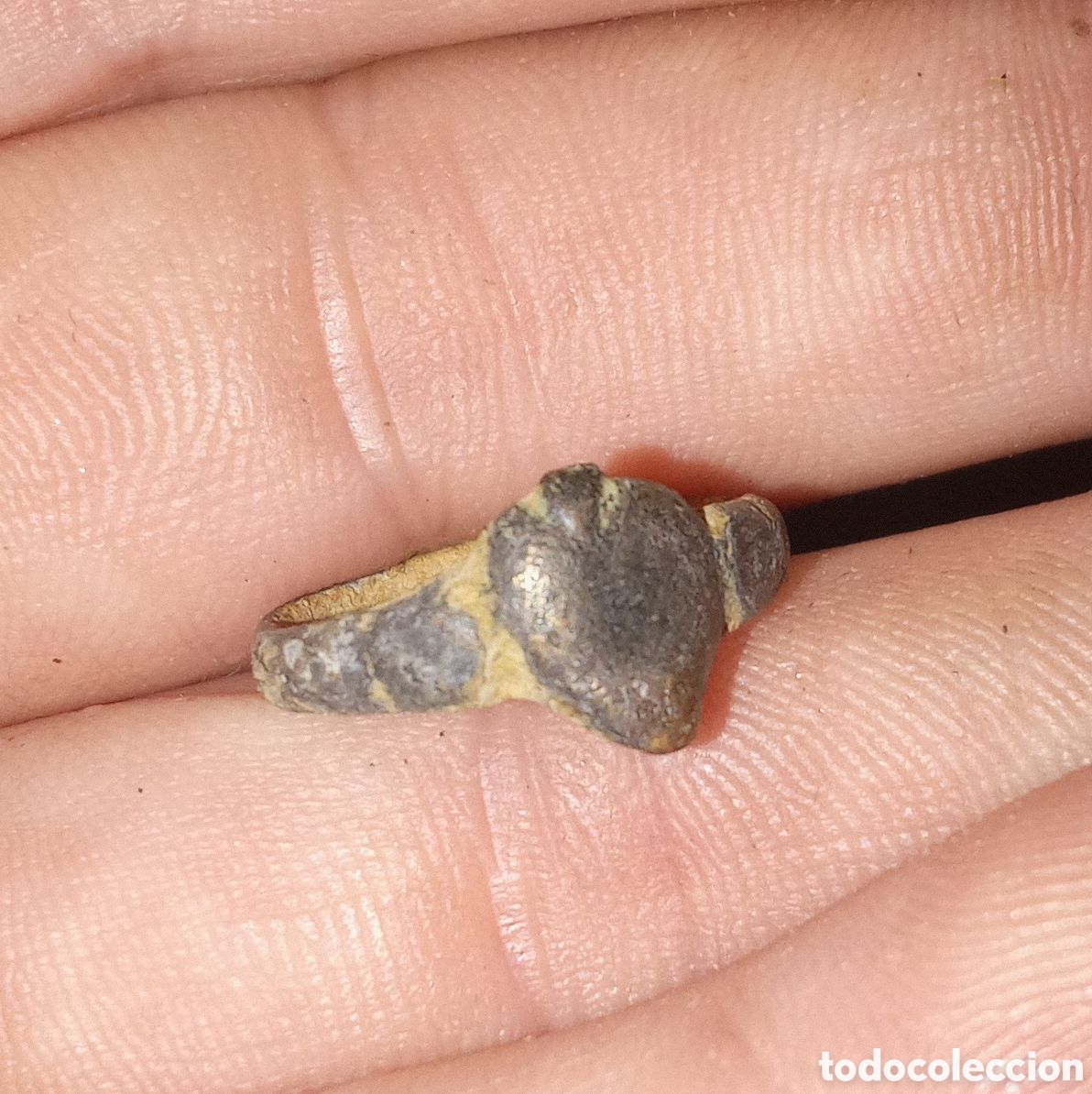 Joyeria: ANILLO MUY ANTIGUO CON UN CORAZ&Oacute;N - Foto 3