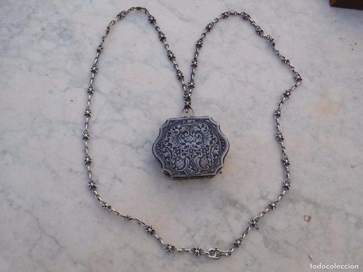 Joyeria: Antiguo colgante polvera de plata con cadena - Foto 1