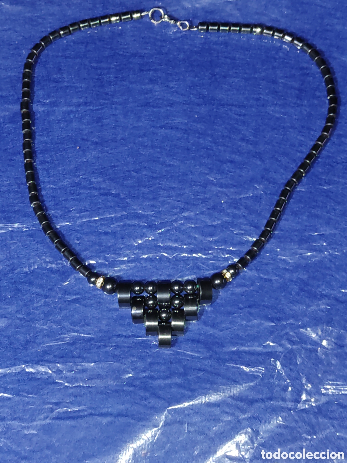 Joyeria: Collar & gargantilla de Hematita negra en forma triangular. - Foto 1