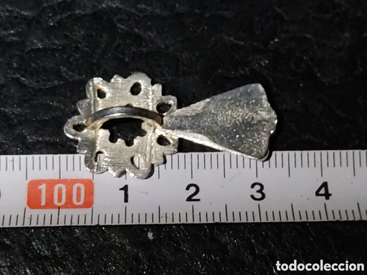 Joyeria: Colgante plateado de la virgen del Pilar. - Foto 3