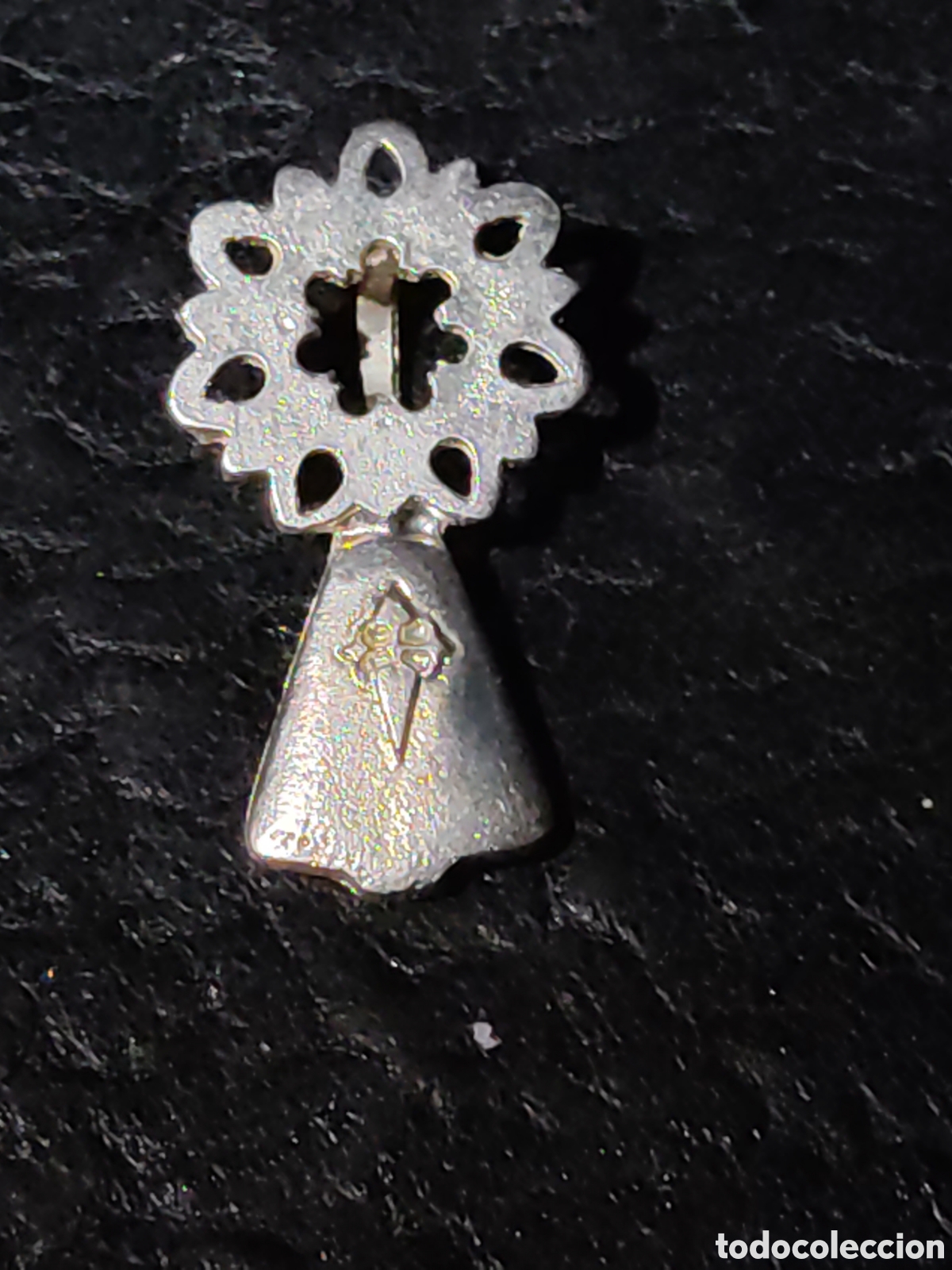 Joyeria: Colgante plateado de la virgen del Pilar. - Foto 1