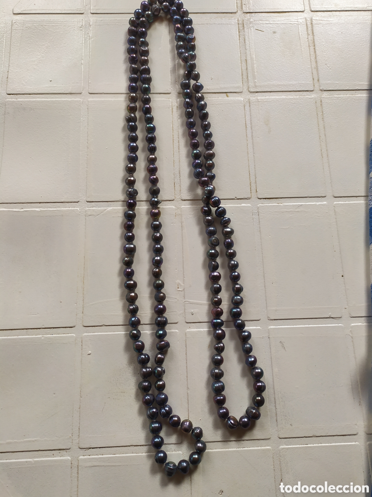 Joyeria: Collar de perlas de agua dulce negro-irisadas. 180 cm. - Foto 2