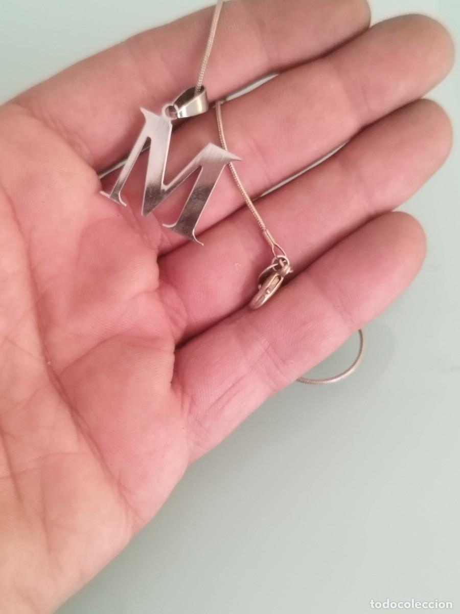Joyeria: Cadena con colgante de la letra M del abecedario. - Foto 1