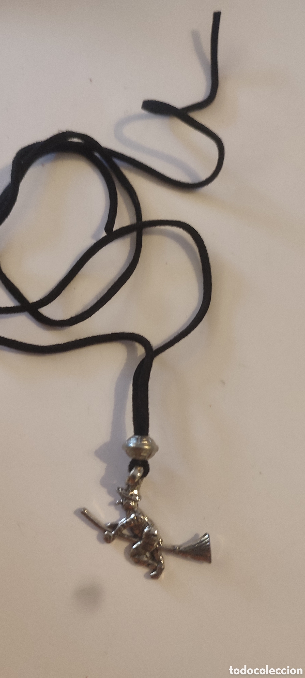 Joyeria: Colgante con bruja plateada - Foto 1