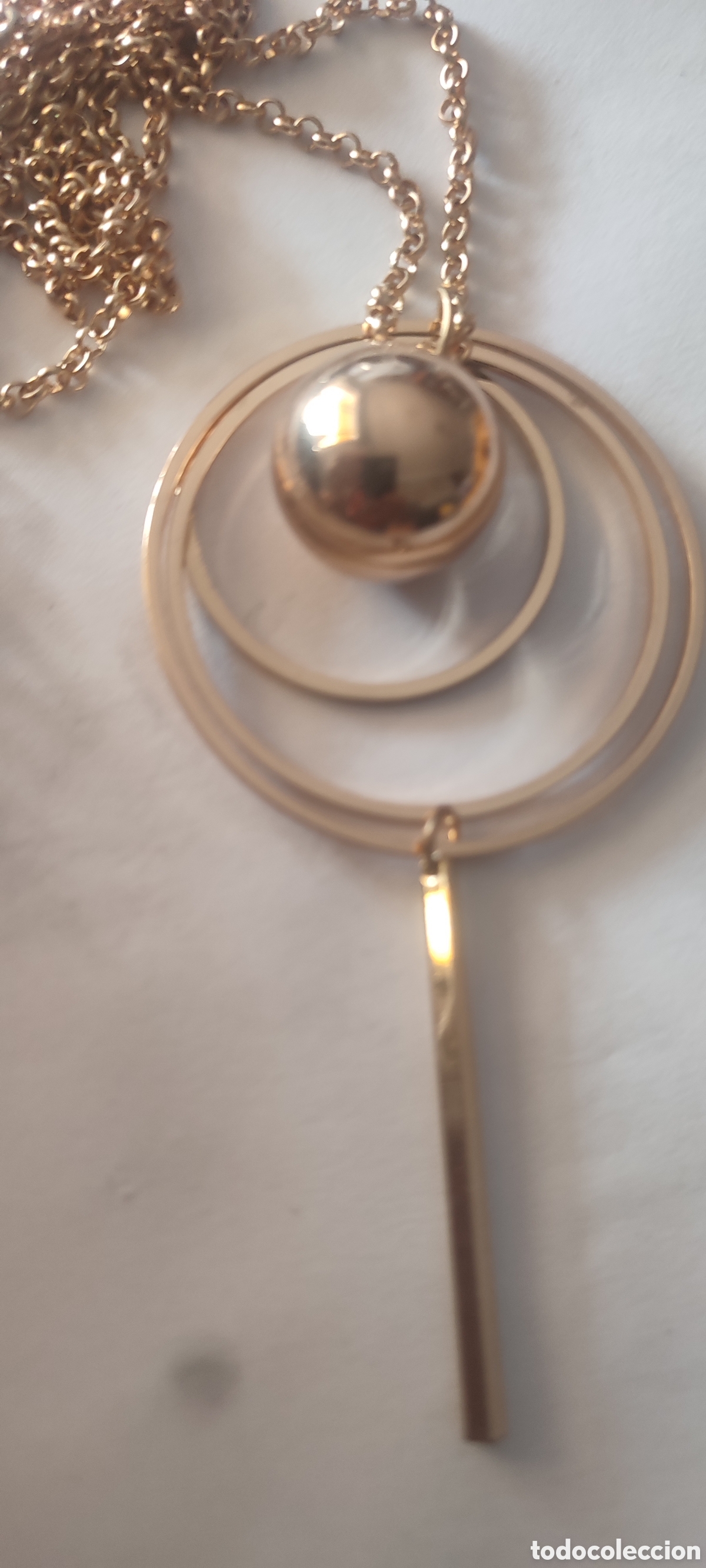 Joyeria: Collar dorado con bola y aro - Foto 2