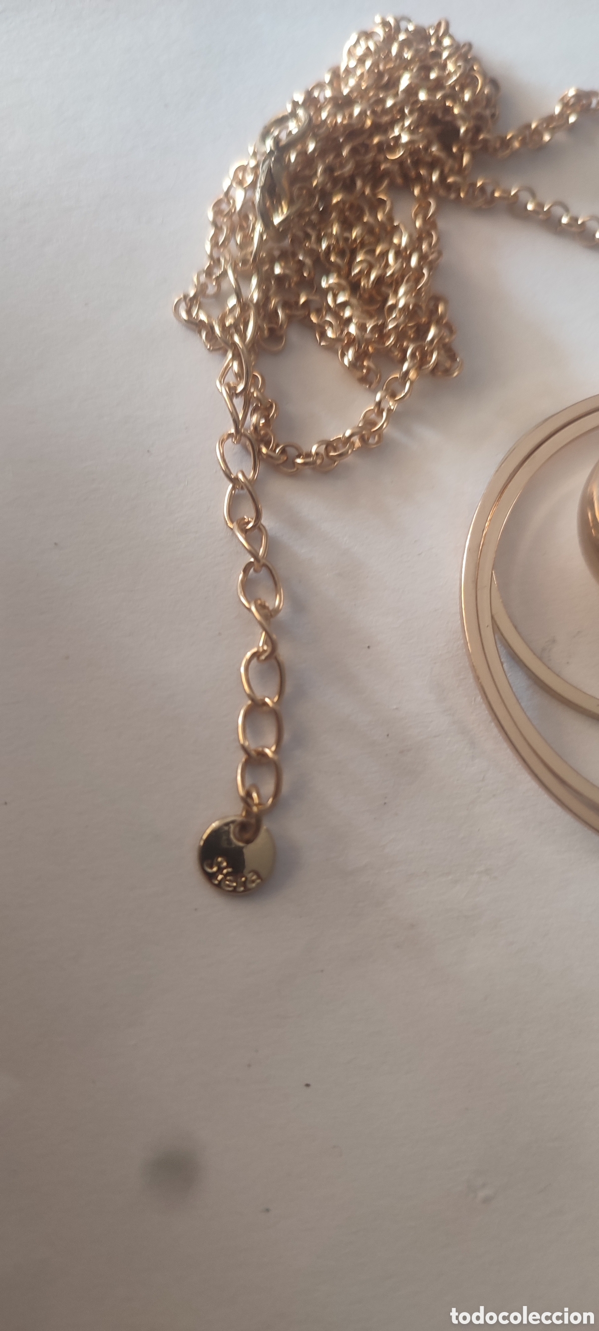 Joyeria: Collar dorado con bola y aro - Foto 3
