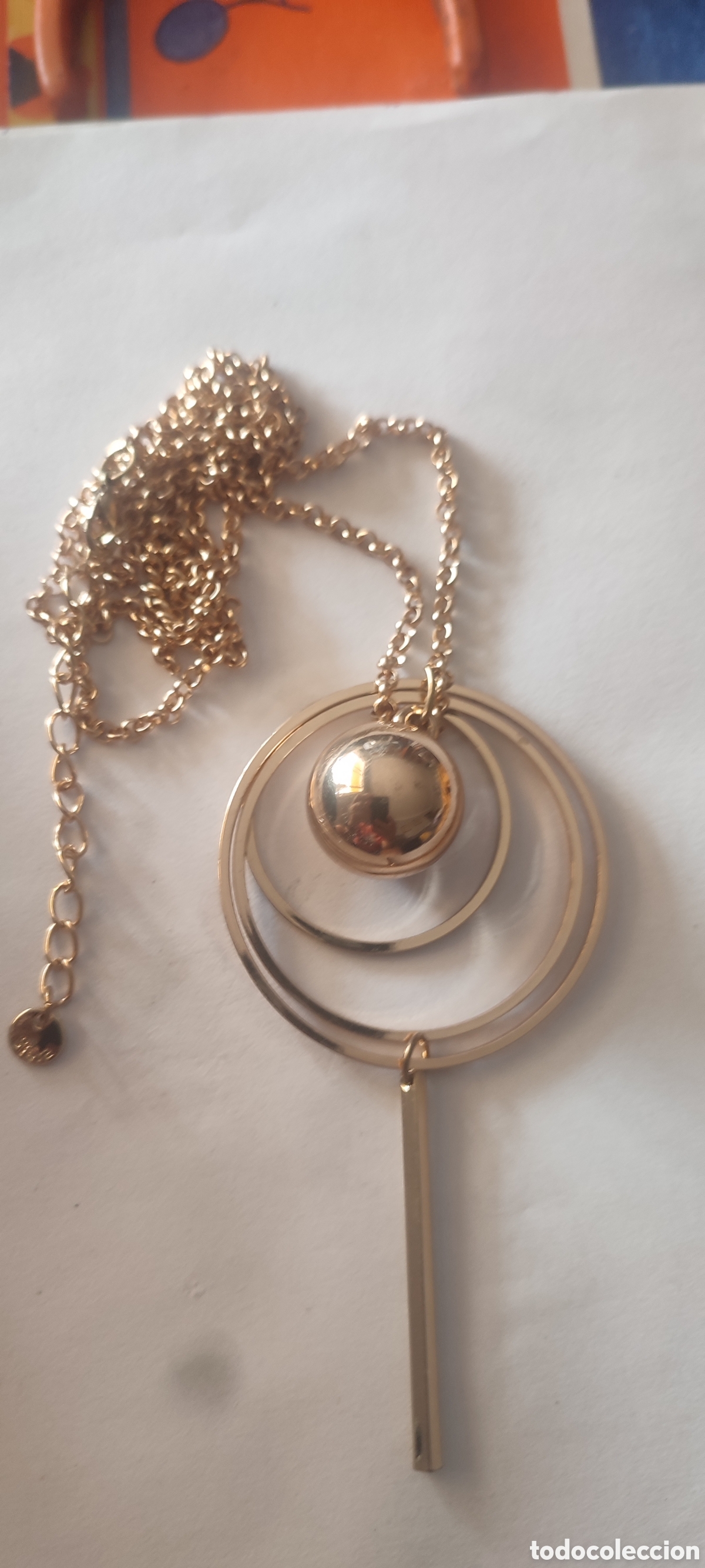 Joyeria: Collar dorado con bola y aro - Foto 1