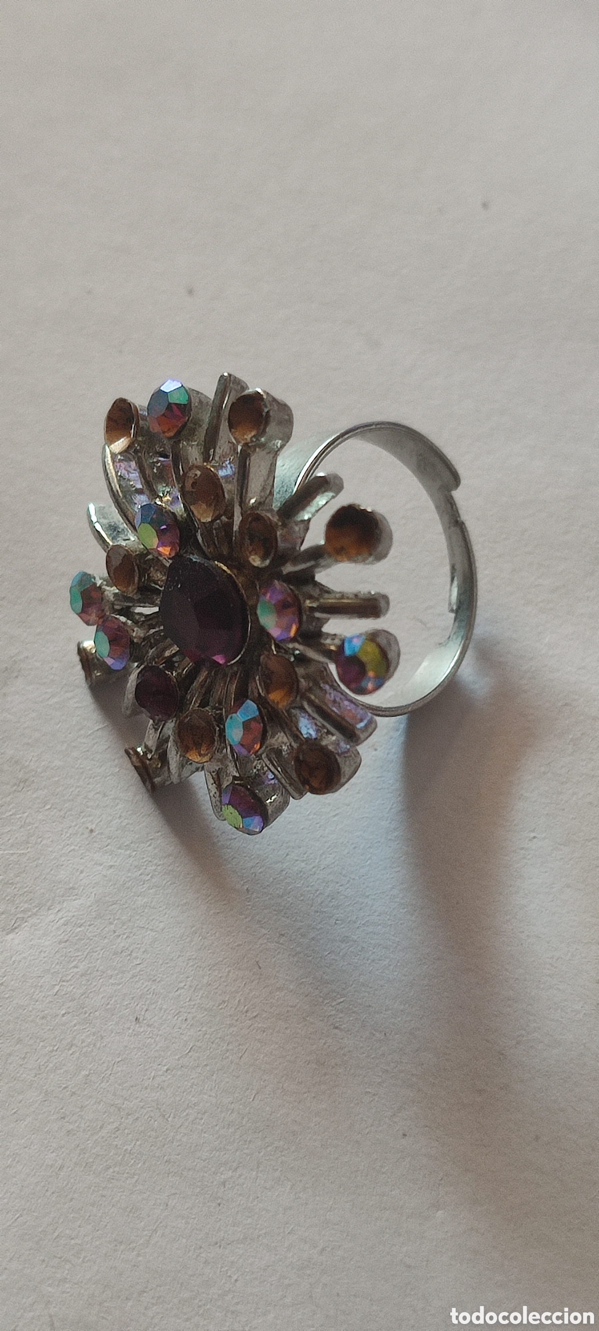 Joyeria: Anillo plateado con piedras moradas y marrones - Foto 3