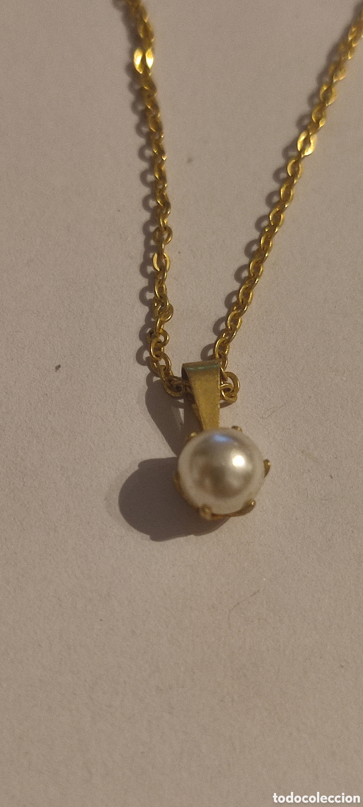 Joyeria: Cadena dorada con colgante de perla - Foto 2