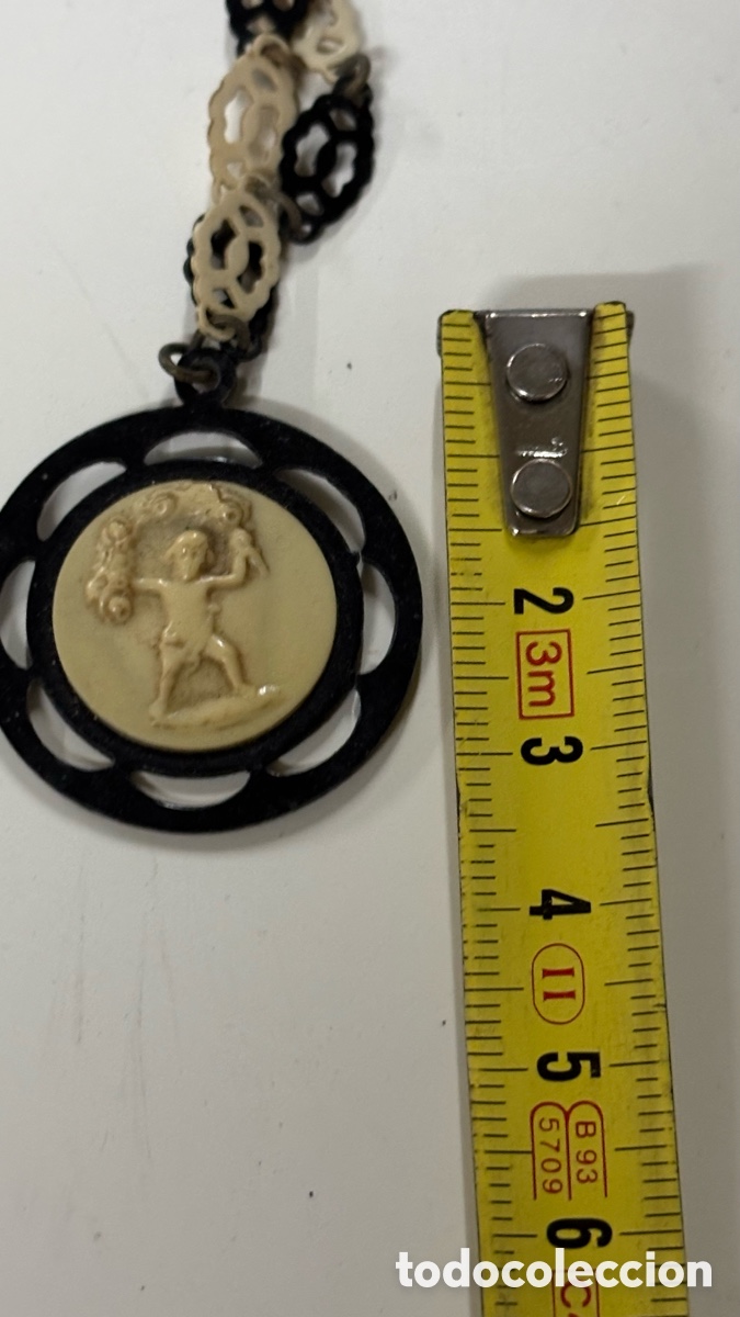 Joyeria: camafeo de baquelita en un collar - Foto 2