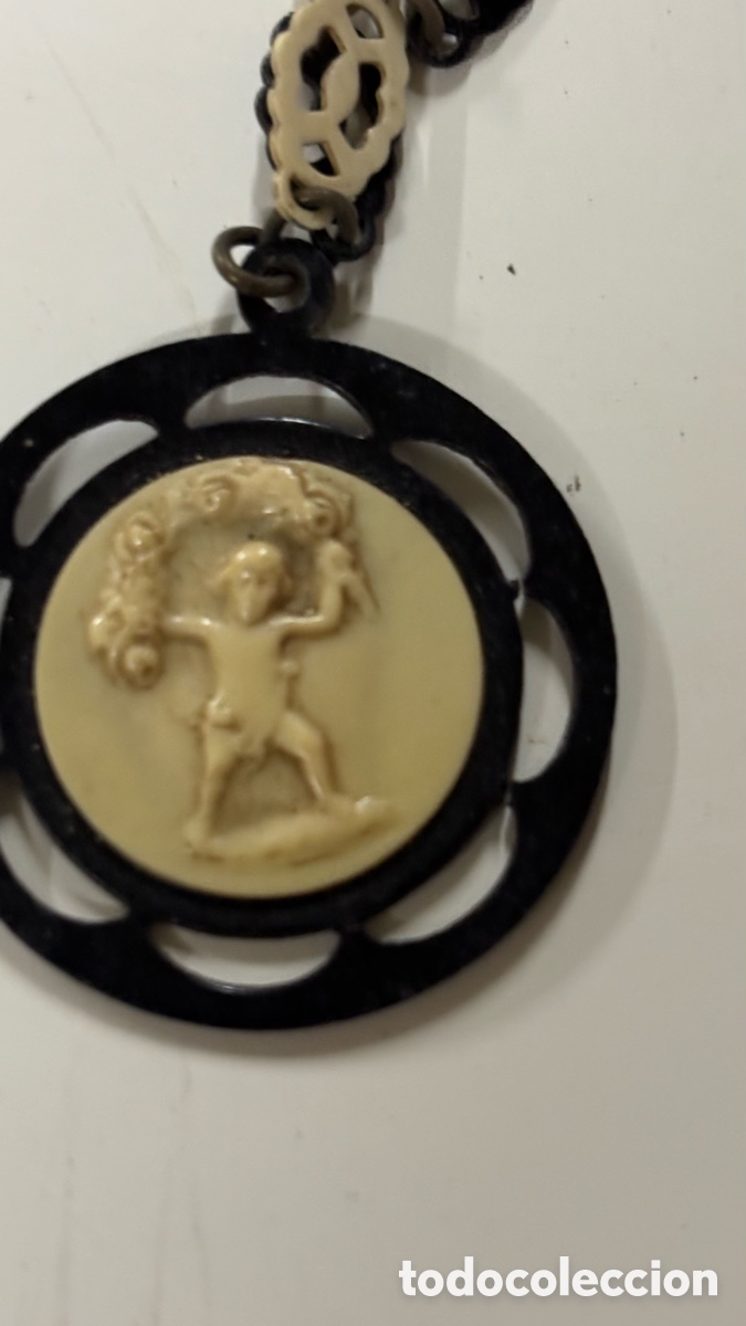 Joyeria: camafeo de baquelita en un collar - Foto 1