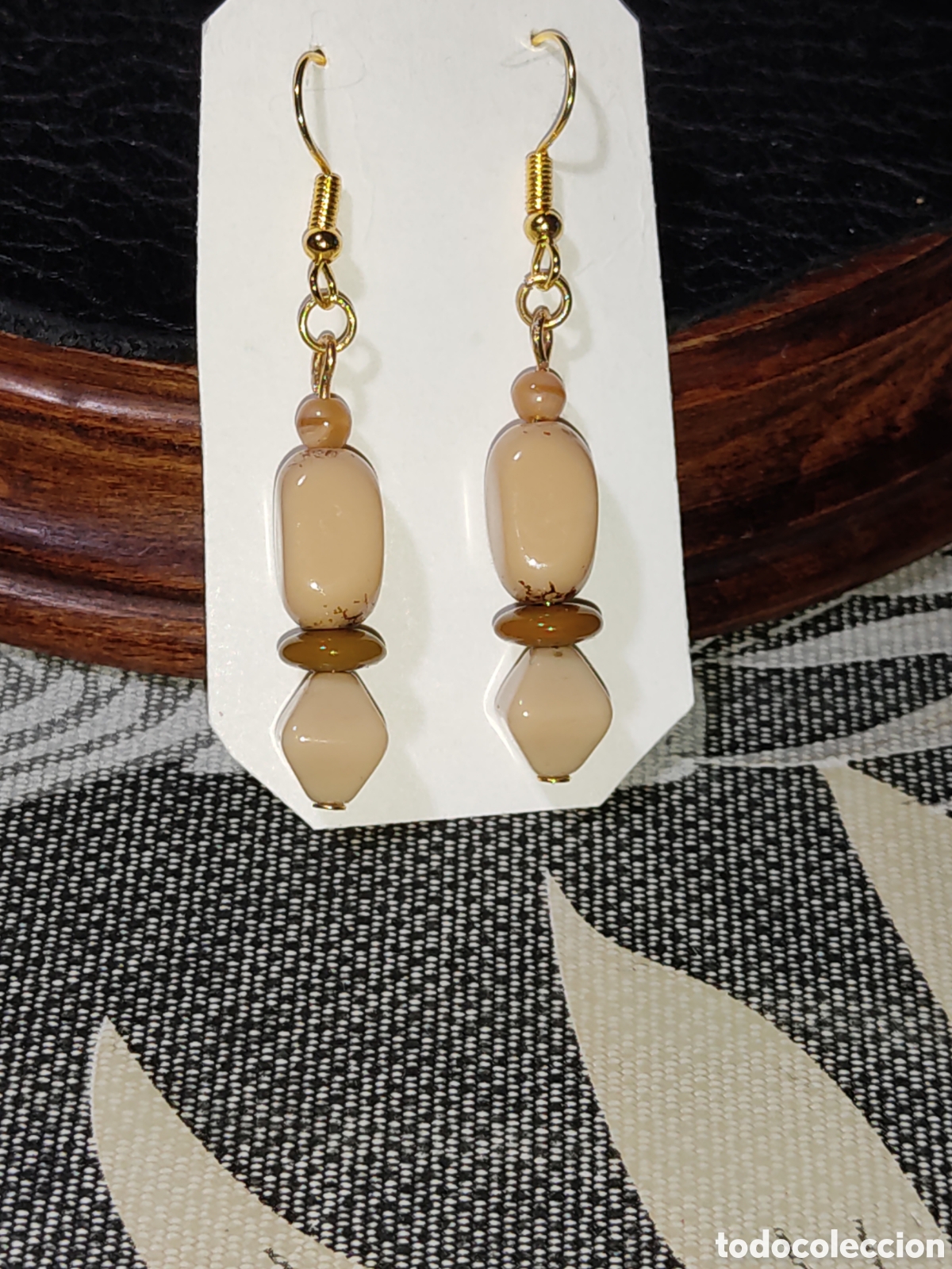 Joyeria: Pendientes de opalina color caf&eacute; con leche.Vintage. - Foto 1