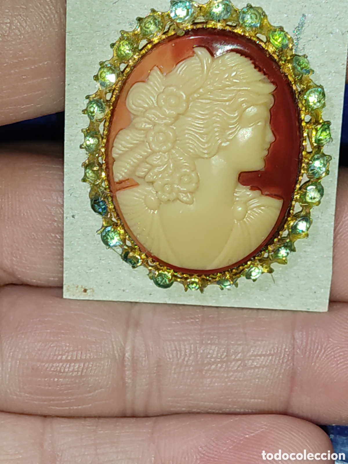 Joyeria: Hermoso broche camafeo tallado en concha. *M* - Foto 1