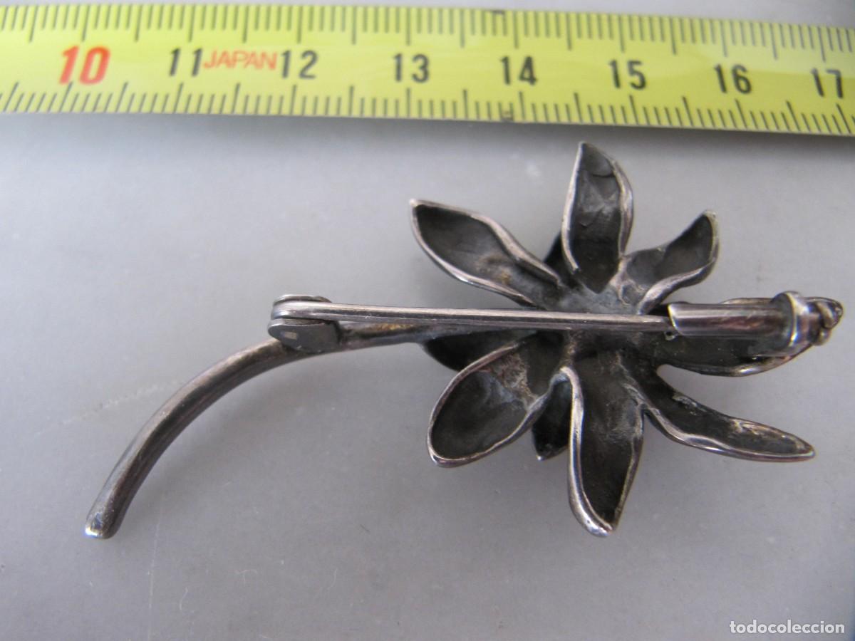 Joyeria: broche de plata en forma de flor - Foto 2