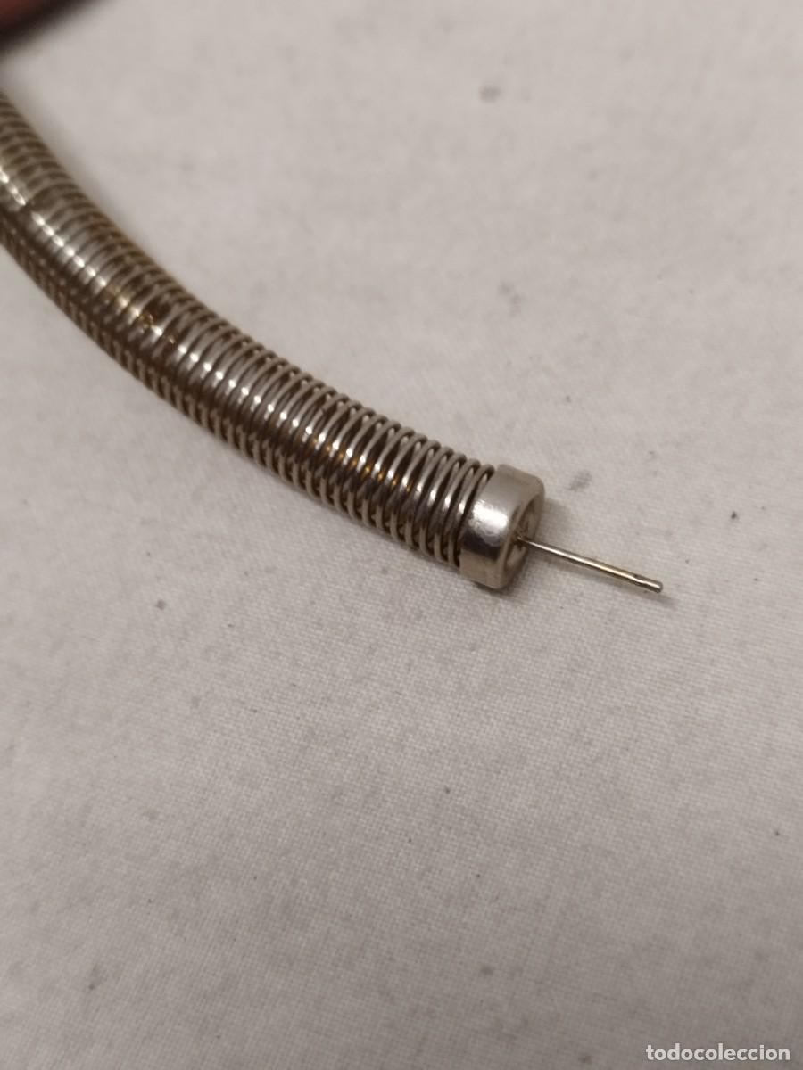 Joyeria: Antigua pulsera tipo muelle de metal, cord&oacute;n. - Foto 4