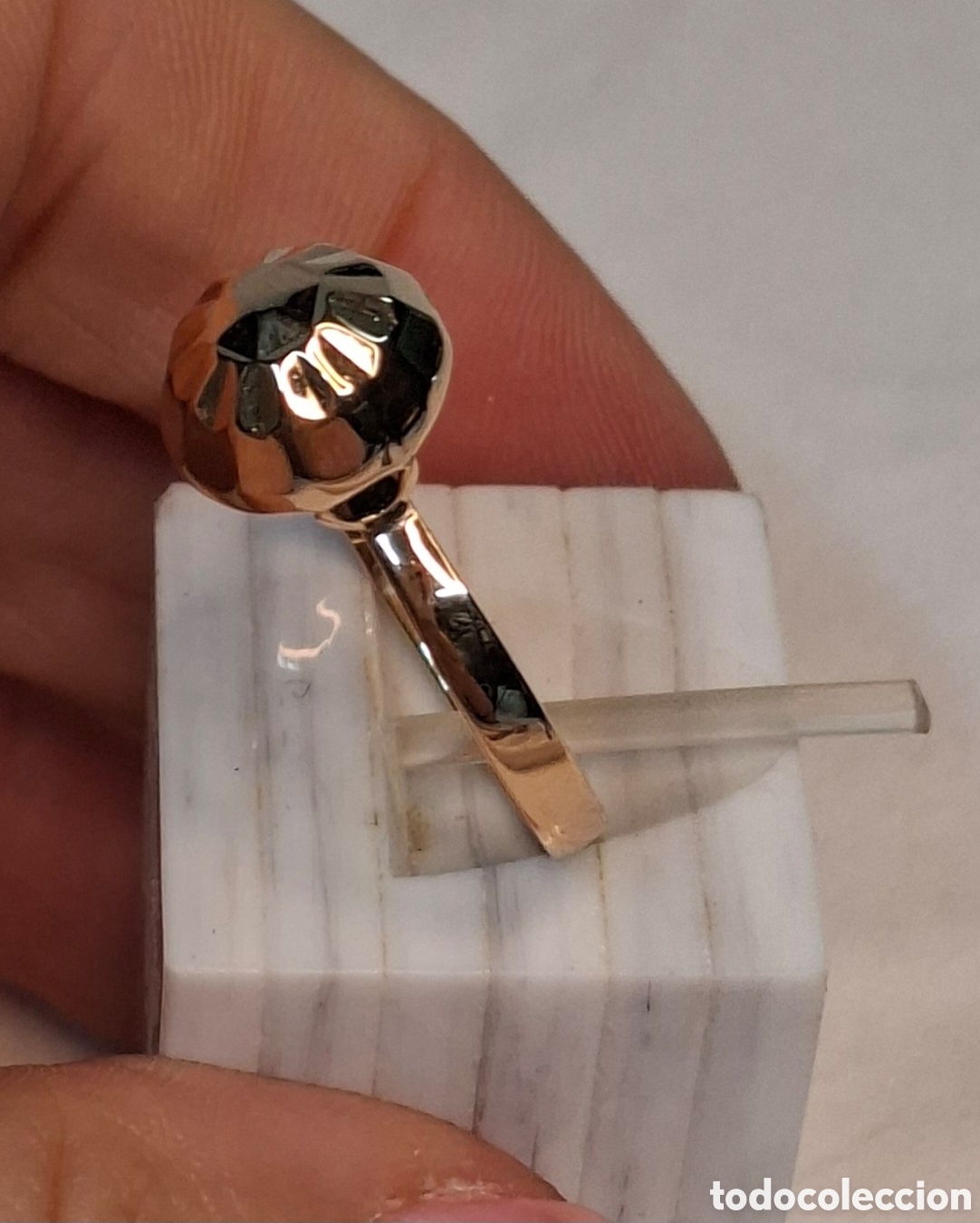 Joyeria: Anillo facetado de oro de 18k - Foto 3