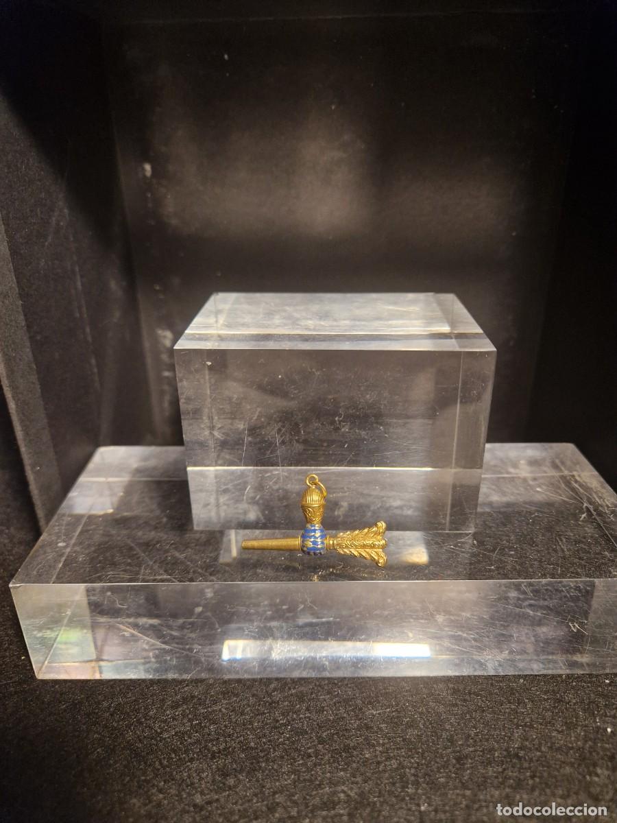 Joyeria: Llave de reloj, circa 1850, oro 18 k. - Foto 1