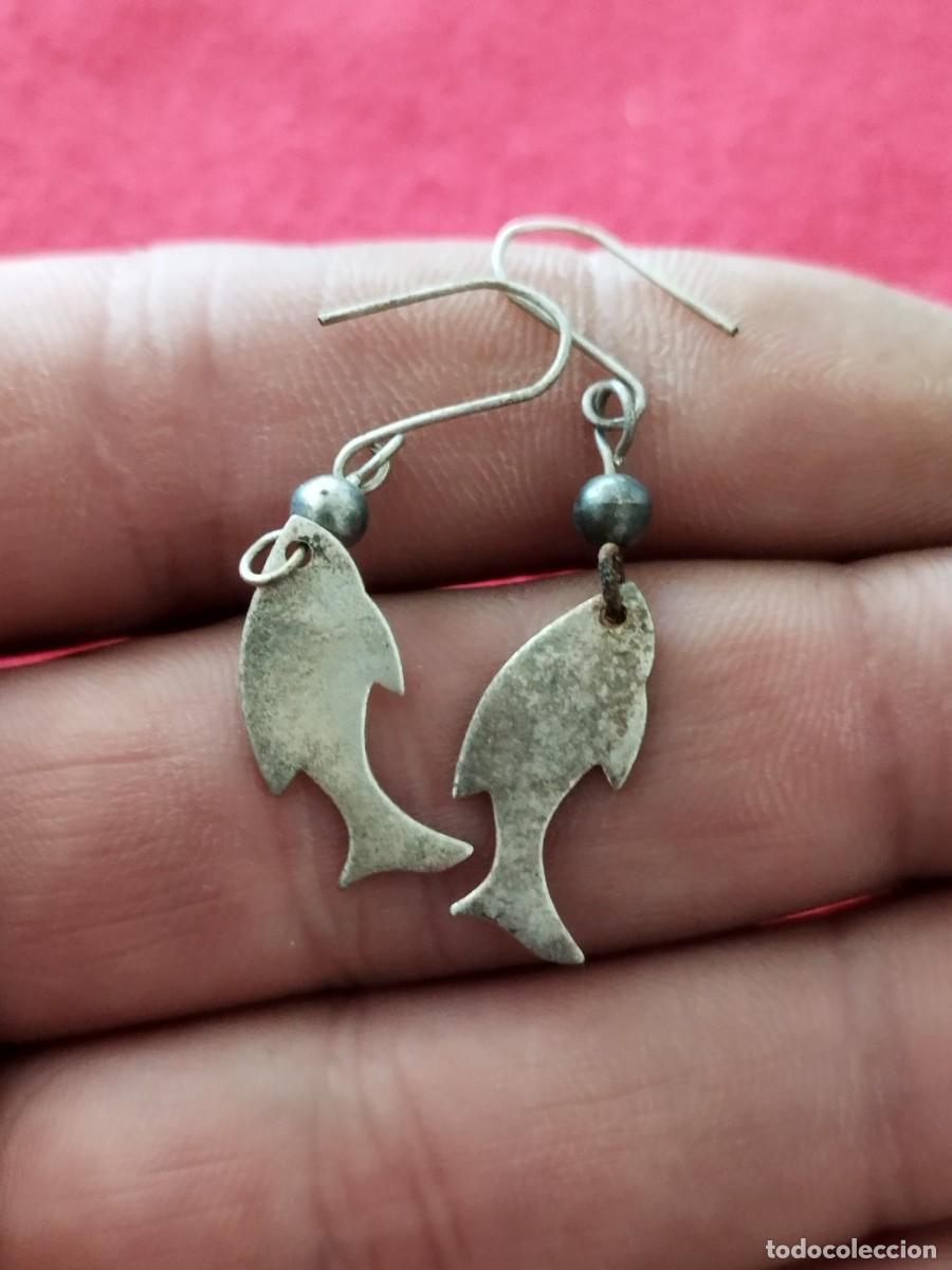 Joyeria: Antiguo par, pareja de pendientes de dos peces. - Foto 2