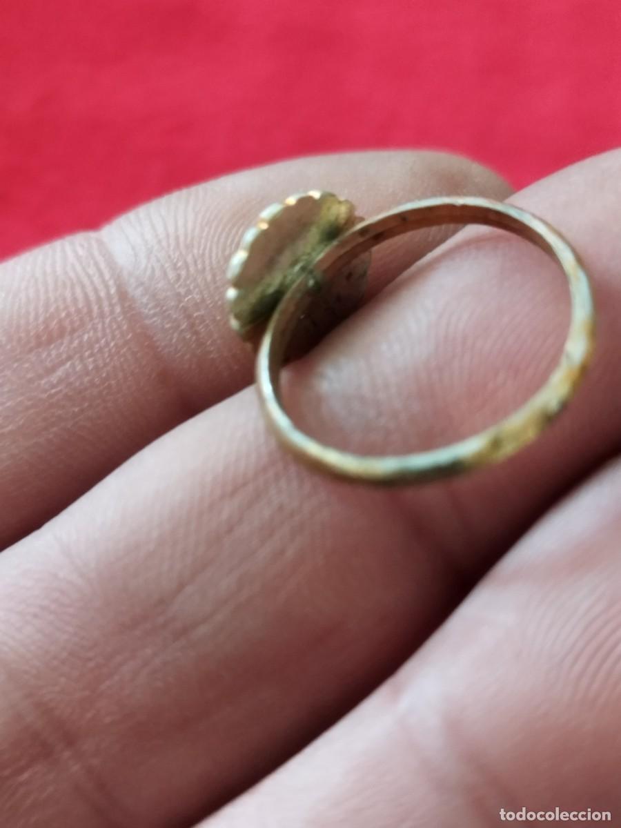 Joyeria: Antiguo anillo de bisuter&iacute;a. - Foto 3