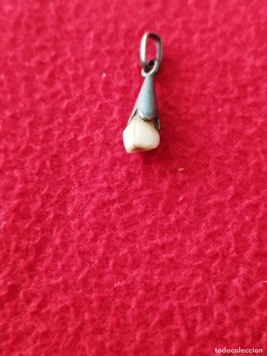 Joyeria: Antiguo colgante con diente de leche. - Foto 1