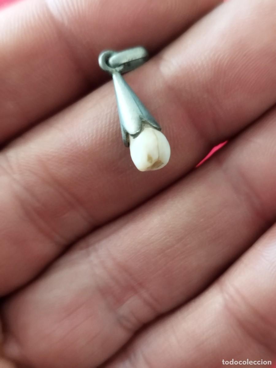 Joyeria: Antiguo colgante con diente de leche. - Foto 2