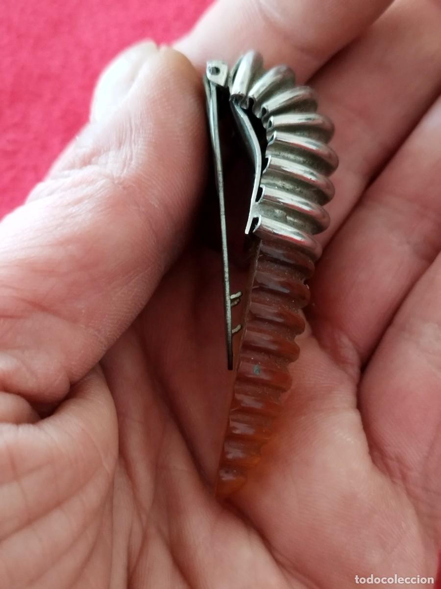 Joyeria: Antiguo broche, pinza con forma de muelle. - Foto 2