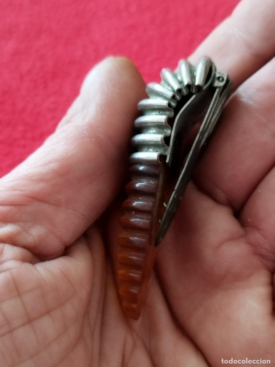 Joyeria: Antiguo broche, pinza con forma de muelle. - Foto 3