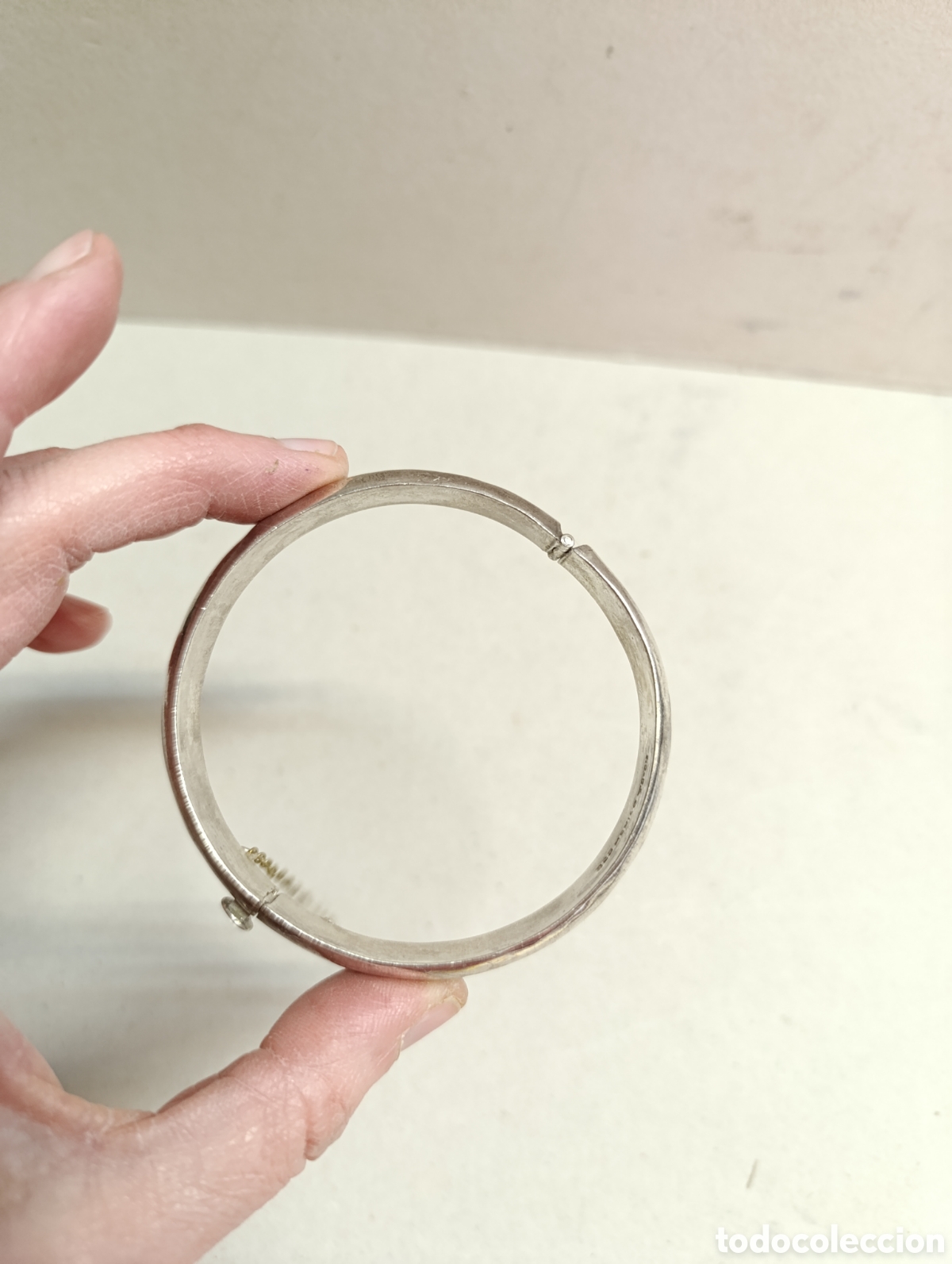Joyeria: PULSERA DE PLATA, RIGIDA. MARCAS EN EL INTERIOR. CIERRE DE SEGURIDAD - Foto 3
