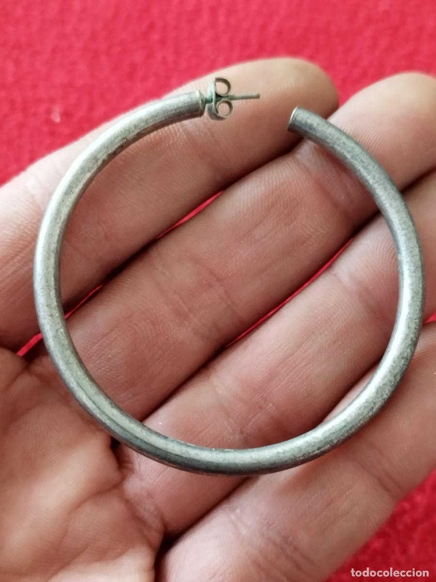 Joyeria: Antiguo pendiente de un aro. - Foto 3