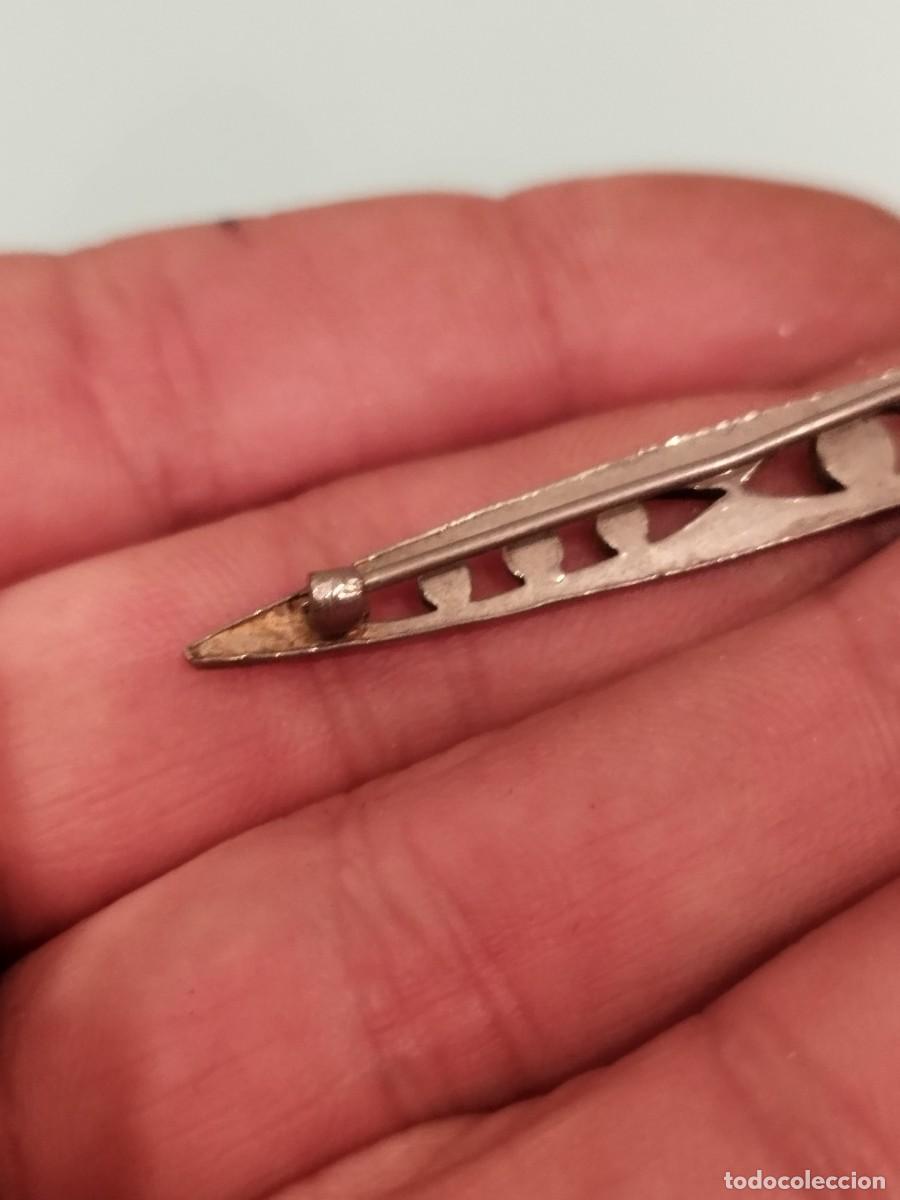 Joyeria: Antiguo broche de metal plateado a identificar. - Foto 5