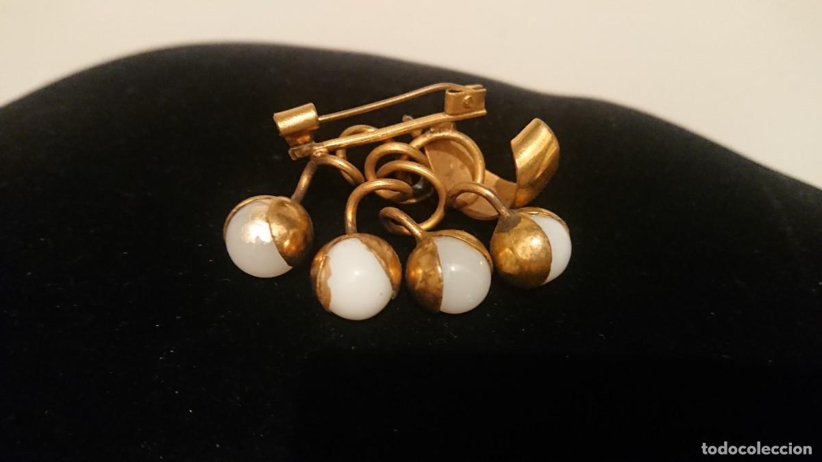 Joyeria: Antiguo broche artesanal, de lat&oacute;n - Foto 5