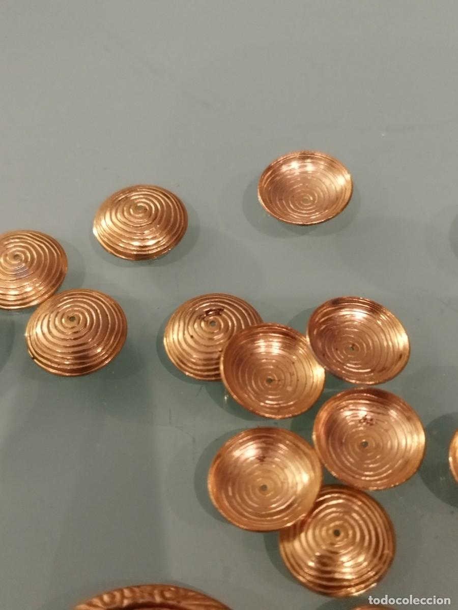 Joyeria: Lote de 25 puedas de pendientes, a identificar. - Foto 6