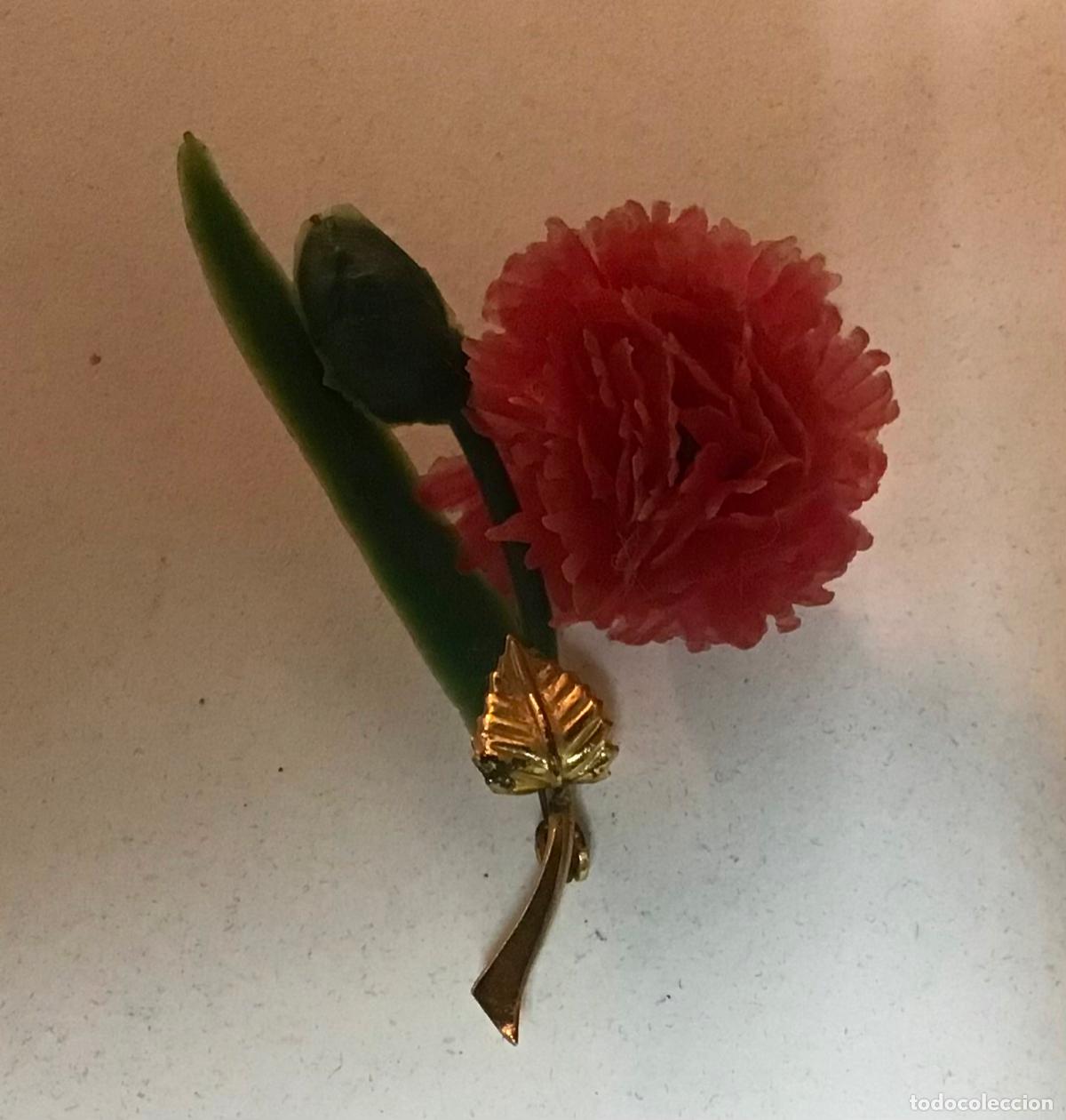 Joyeria: BROCHE DORADO Y PL&Aacute;STICO, A&Ntilde;OS 60 - Foto 2
