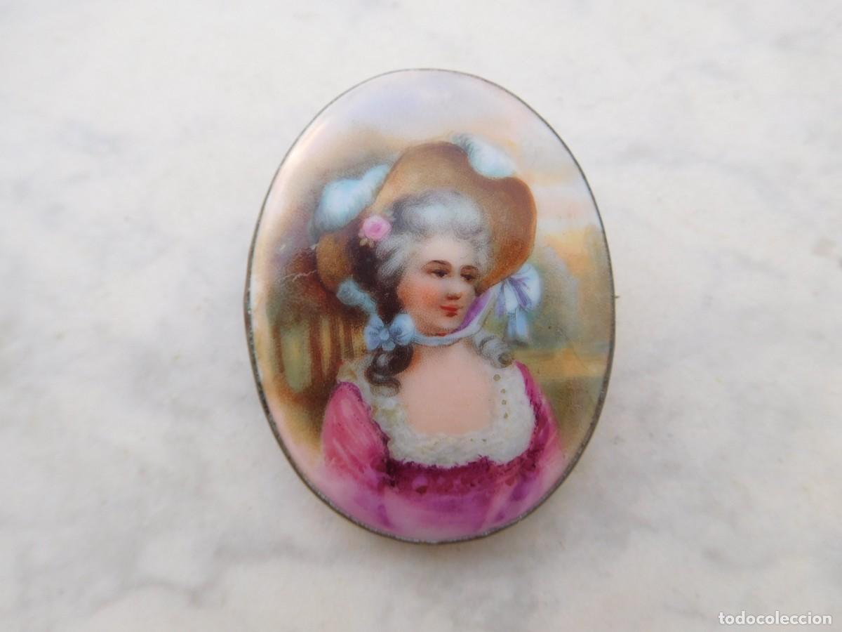 Joyeria: Broche antiguo con esmalte dama con sombrero - Foto 1