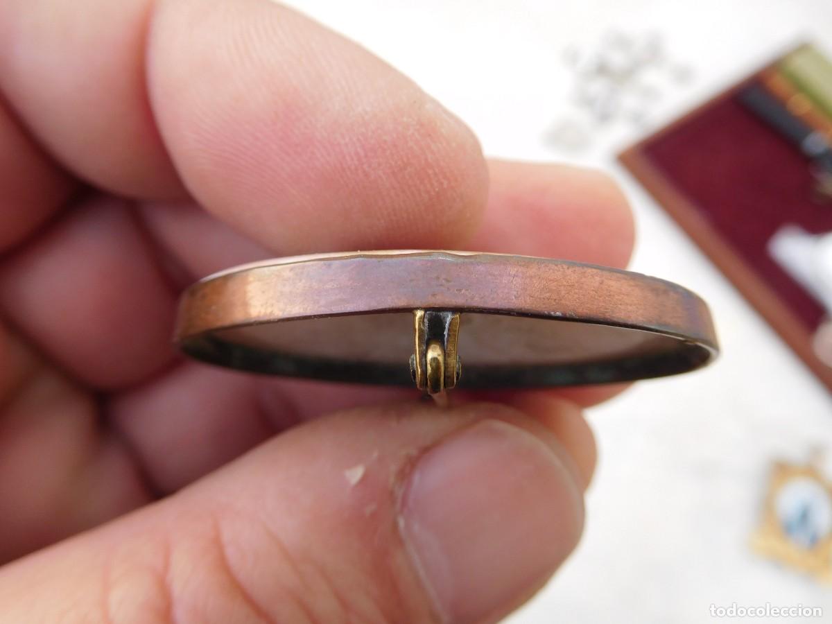 Joyeria: Broche antiguo con esmalte dama con sombrero - Foto 9