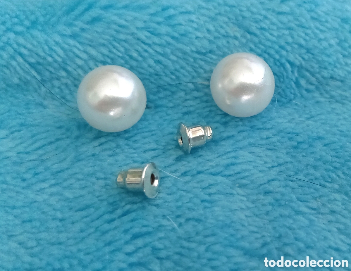 Joaillerie: Originales pendientes de bot&oacute;n simil perla. Perlas sint&eacute;ticas blancas 1cm di&aacute;m. Muy bonitos