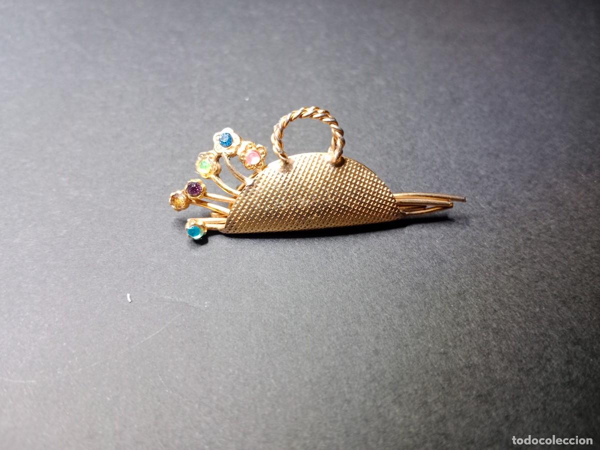 Joyeria: ANTIGUO BROCHE DE LATON - CESTO DE FLORES - Foto 1