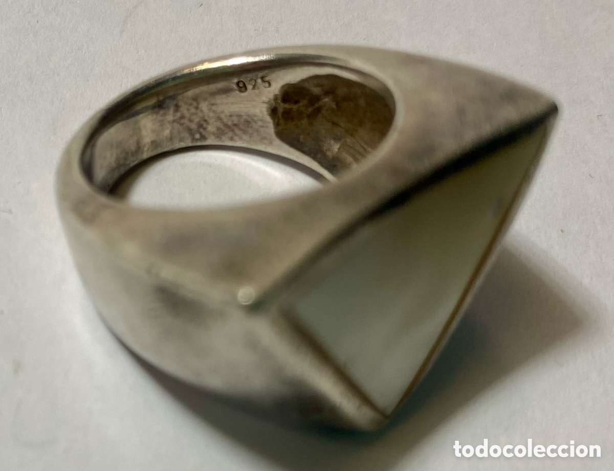 Joyeria: Anillo de plata de ley 925 con forma geom&eacute;trica triangular y piedra madreperla - Foto 3