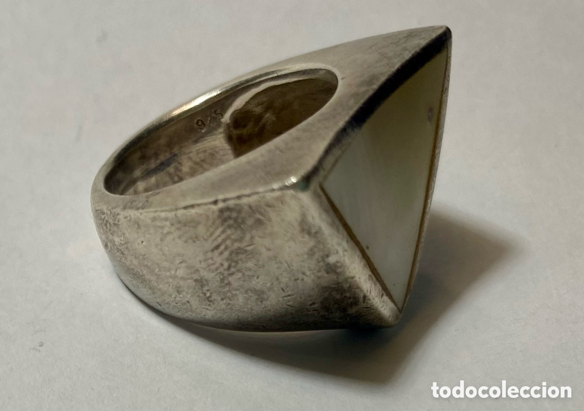 Joyeria: Anillo de plata de ley 925 con forma geom&eacute;trica triangular y piedra madreperla - Foto 6