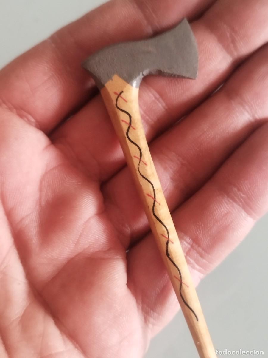 Joyeria: Antigua aguja de pelo en forma de hacha. - Foto 2