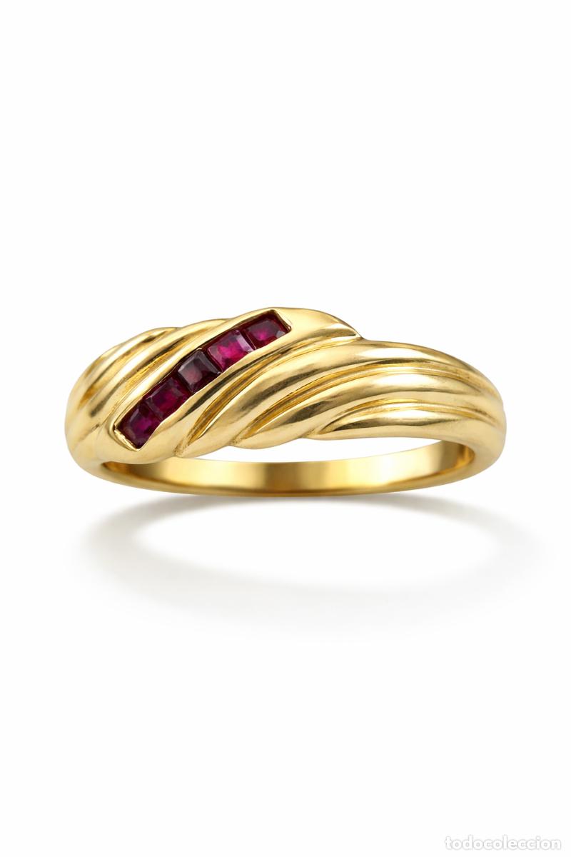 Joyeria: Anillo de Oro Amarillo con Rub&iacute;es - Foto 1