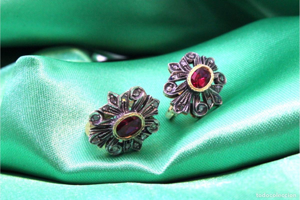 Joyeria: Pendientes en oro y plata de 19,2K con diamantes y rub&iacute;es. - Foto 4